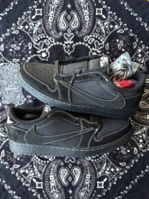 Jordan 1 low Travis Black Phantom