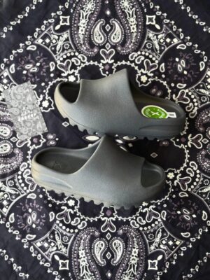 Yeezy Slide Onyx Kids