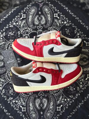 Jordan 1 Low Trophy Room