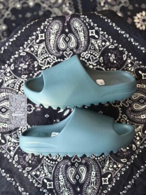 Yeezy Slide Slate Marine