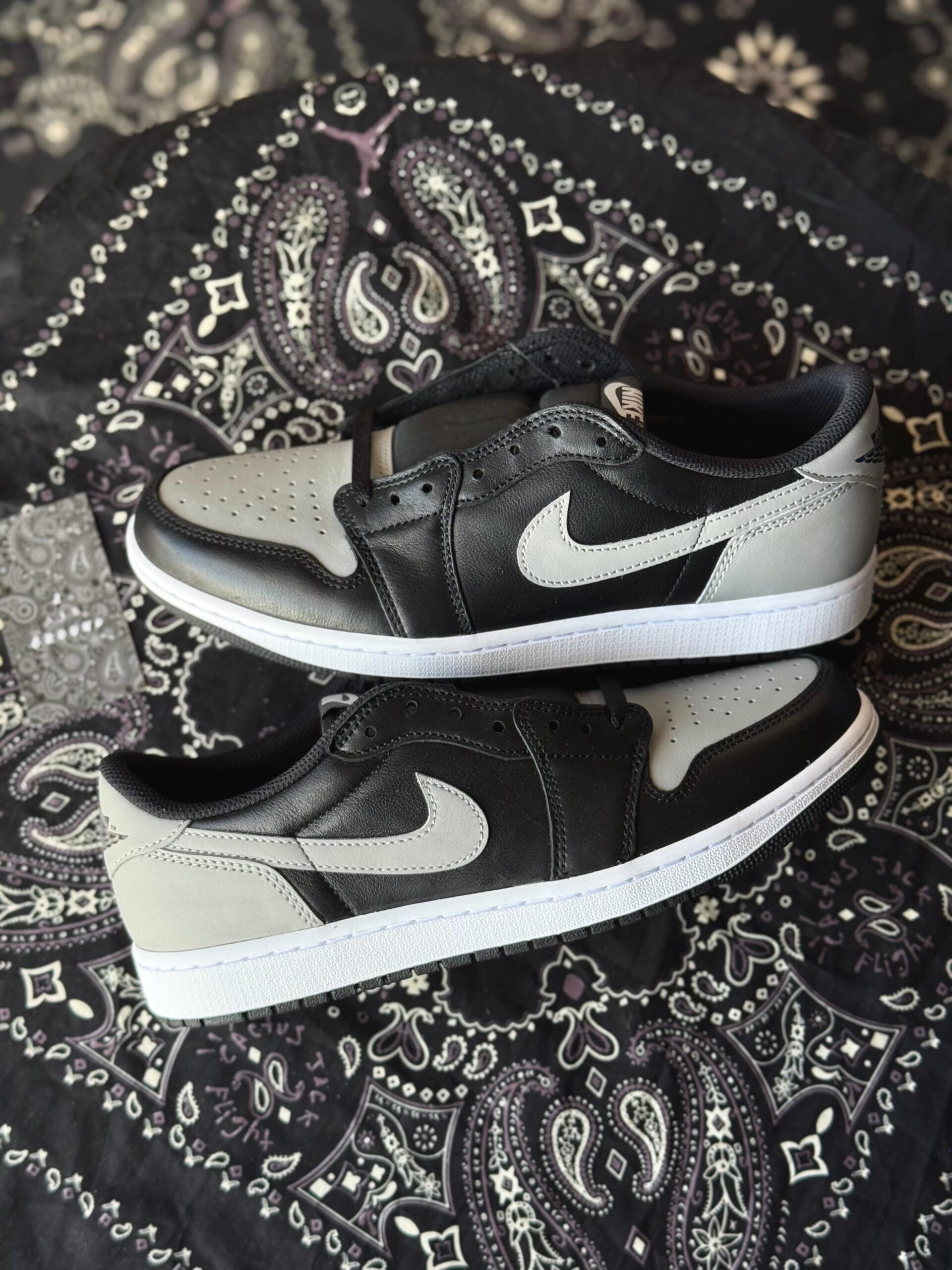 Jordan 1 Low Shadow