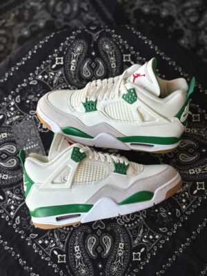 Jordan 4 SB Pine Green