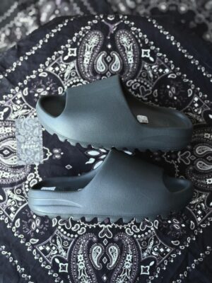 Yeezy Slide Onyx