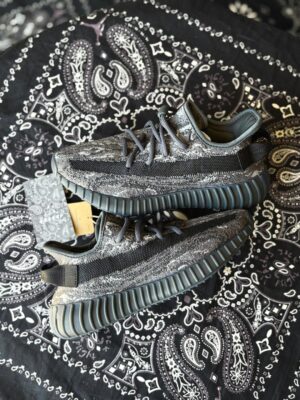 Yeezy 350 Dark Salt