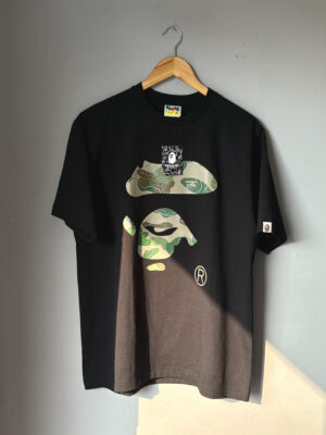 Playera A bATHING APE como
