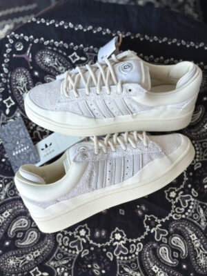 Campus bad Bunny Cloud White