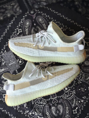 yeezy 350 hyperspace