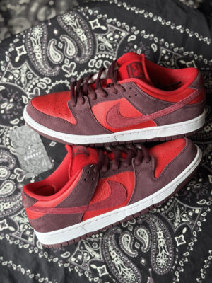 Dunk Sb cherry (preowned)