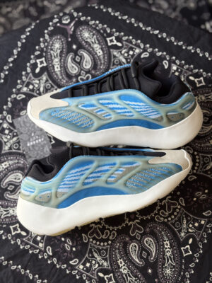 Yeezy 700 V3 Arzareth