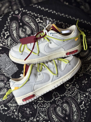 Dunk off white lot. 8