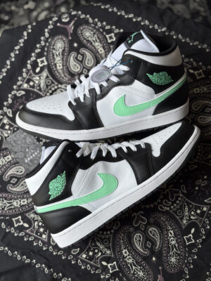Jordan 1 mid green glow
