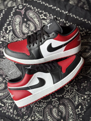 Jordan 1 low bred toe