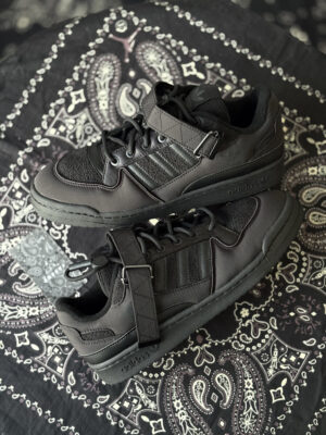 Forum triple Black