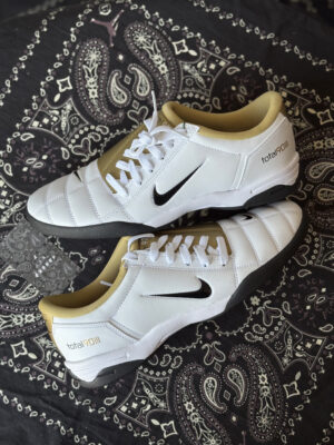 Total 90 Metallic gold