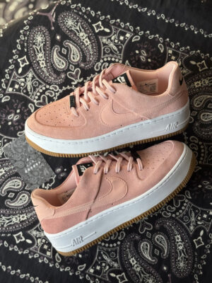 Air force 1 Sage low Coral (preowned)
