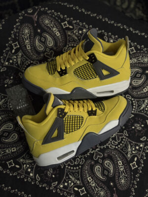 Jordan 4 lightning (preowned)