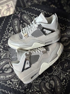 Jordan 4 Frozen Moments