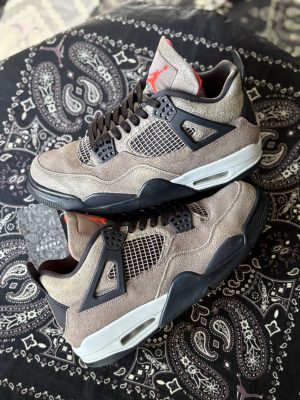 Jordan 4 Taupe Haze (preowned)