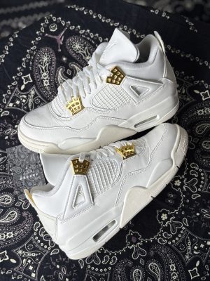 Jordan 4 Metallic Gold (Preowned)