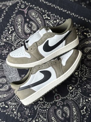 Jordan 1 Low Olive