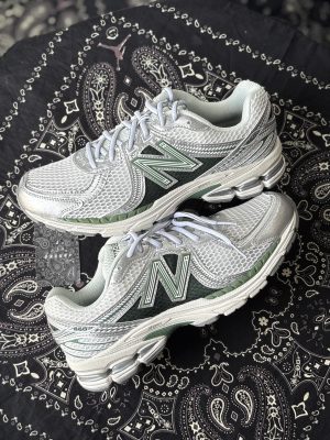 New Balance 860 V2 Mallard Green