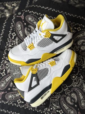 Jordan 4 Sulfur