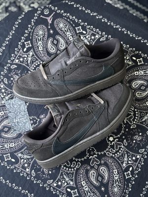 Jordan 1 Low Travis Scott Velvet Brown (preowned)
