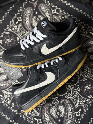 Dunk SB Black gum
