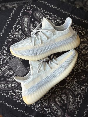 Yeezy 350 Cloud White
