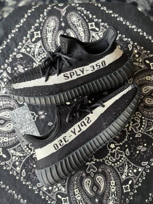 Yeezy 350 Oreo (preowned)