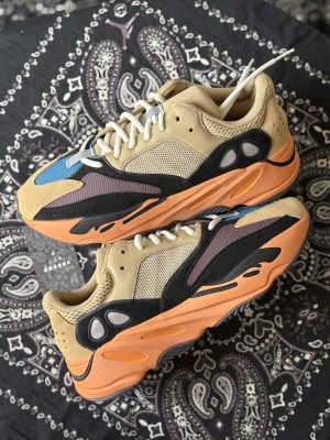 Yeezy 700 Ambar