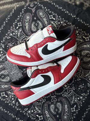 Jordan 1 Low Chicago