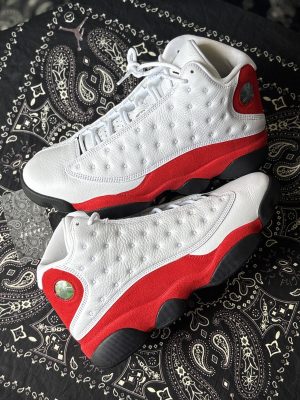 Jordan 13 Chicago (preowned)