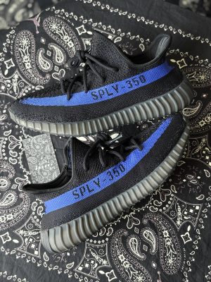 Yeezy 350 dazzling Blue (preowned)
