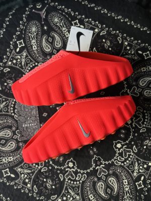 Nike Mind 001 Infrared