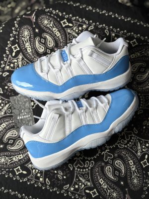 Jordan 11 low UNC