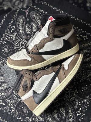 Jordan 1 High Travis Mocha (preowned)