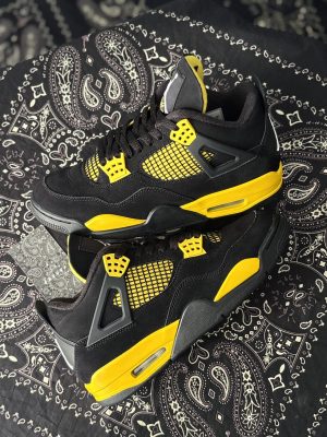 Jordan 4 Yellow Thunder (preowned)