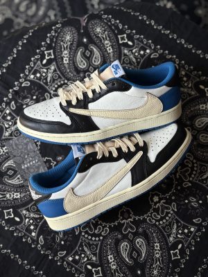 Jordan 1 low Travis Fragment (preowned)