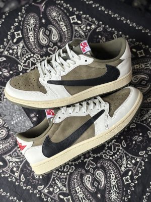 Jordan 1 Low Travis Scott medium Olive (Preowned)