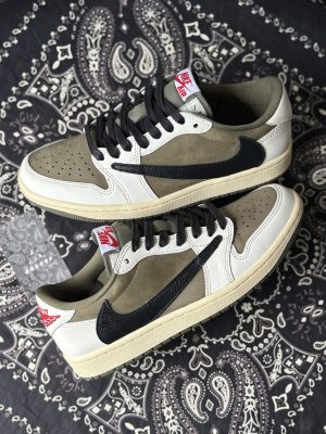 Jordan 1 Low Travis Scott Medium Olive (preowned)