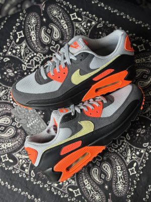 Air max 90 Smoke Grey Hyper Crimson
