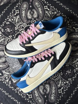 Jordan 1 Low Travis Scott x Fragment (preowned)