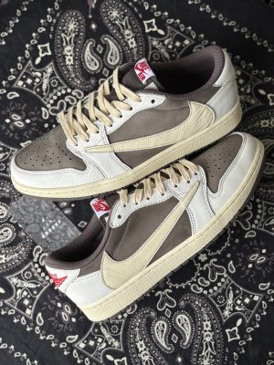 Jordan 1 low Travis Scott Reverse Mocha (Preowned)