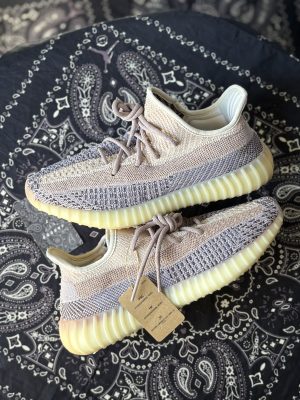 Yeezy 350 Ash Pearl