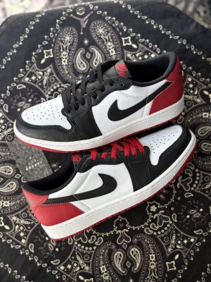 Jordan 1 Low OG Black toe