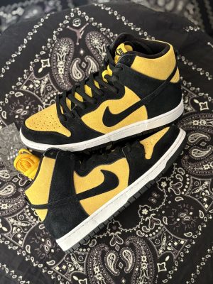 Dunk High SB Varsity Maize