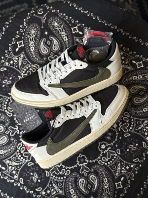 Jordan 1 low Travis Olive wmns (preowned)