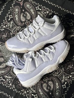 Jordan 11 low Pure Violet