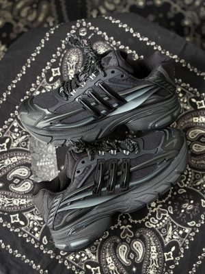 Adistar Jellyfish Pharrell Williams Black